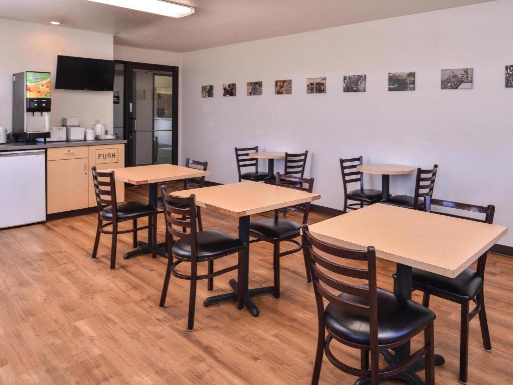 Americas Best Value Inn Missouri Valley Экстерьер фото