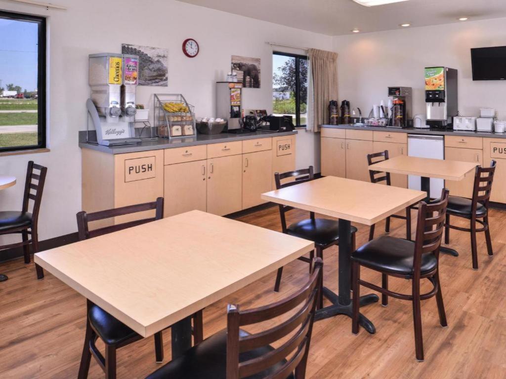 Americas Best Value Inn Missouri Valley Экстерьер фото