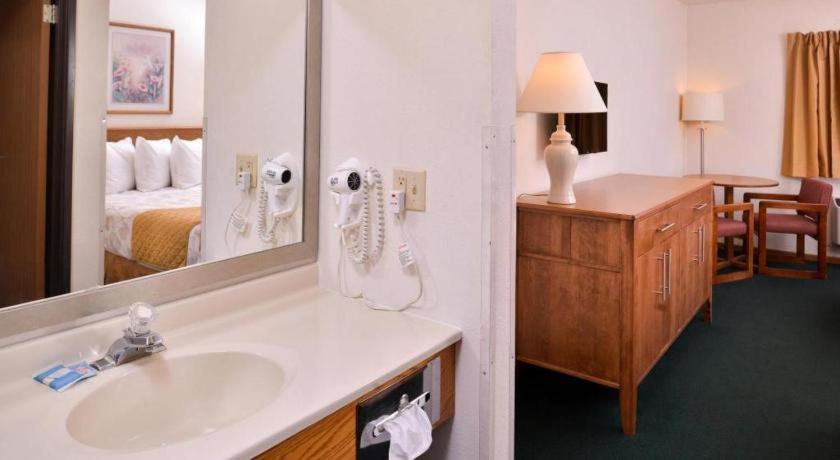 Americas Best Value Inn Missouri Valley Экстерьер фото