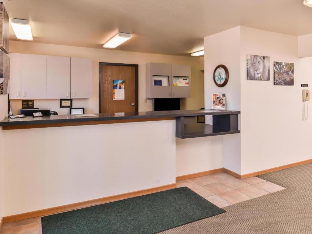 Americas Best Value Inn Missouri Valley Экстерьер фото